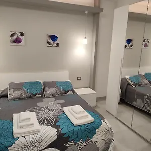La Casa Di Linda , Genova Italia