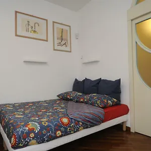 Jean Carlos House In The Old Town , Napoli Italia